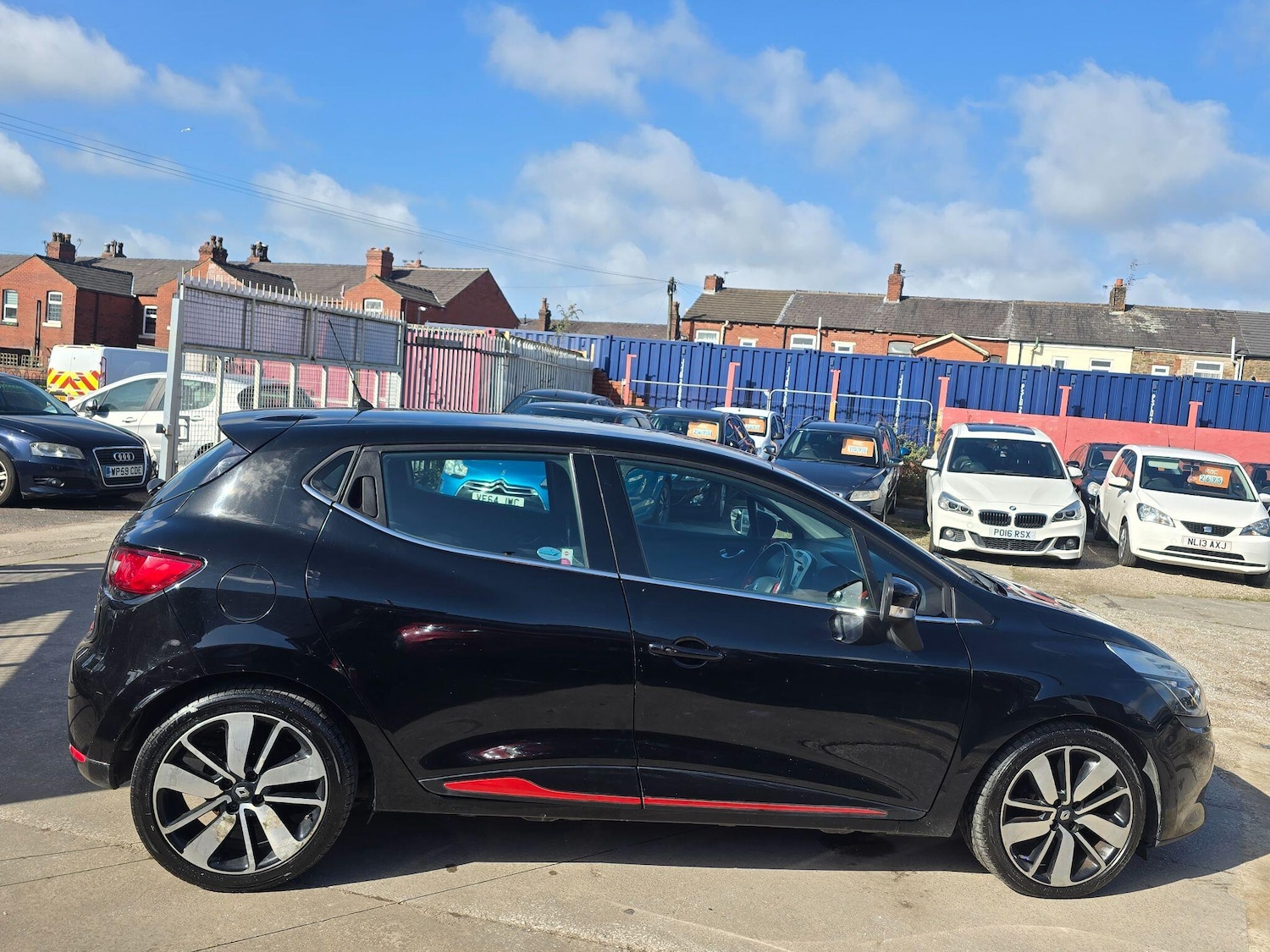Used Renault Clio 2015 for sale - 77839539: Photo 8