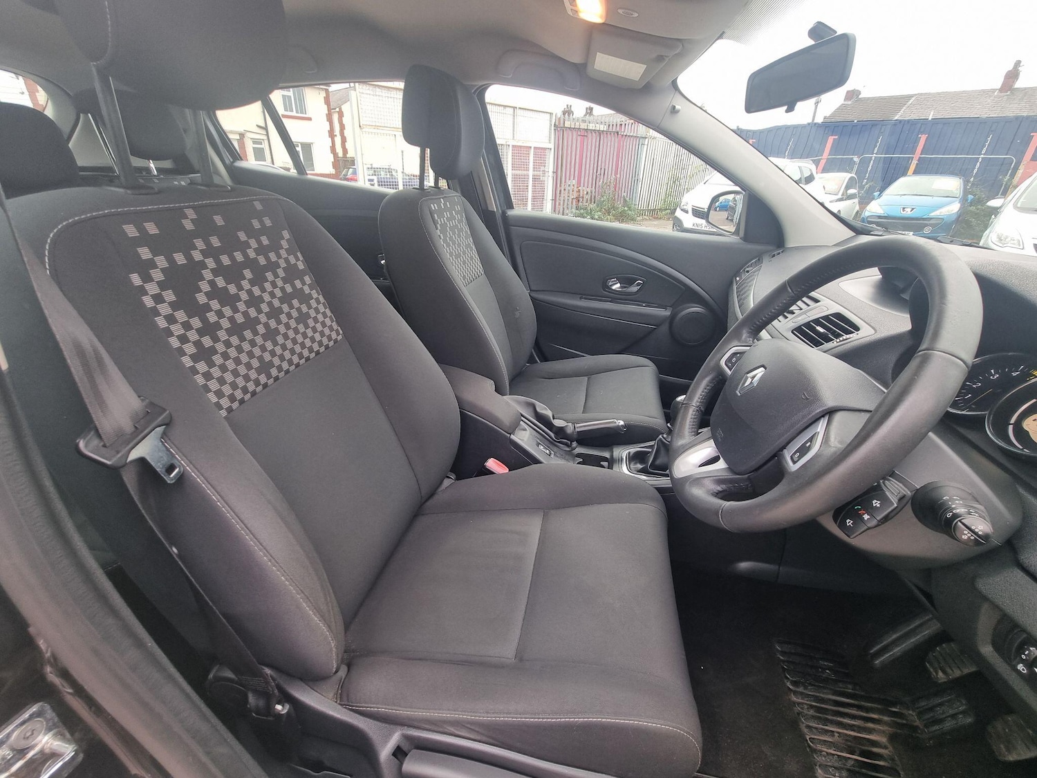 Used Renault Megane 2012 for sale - 76370803: Photo 5