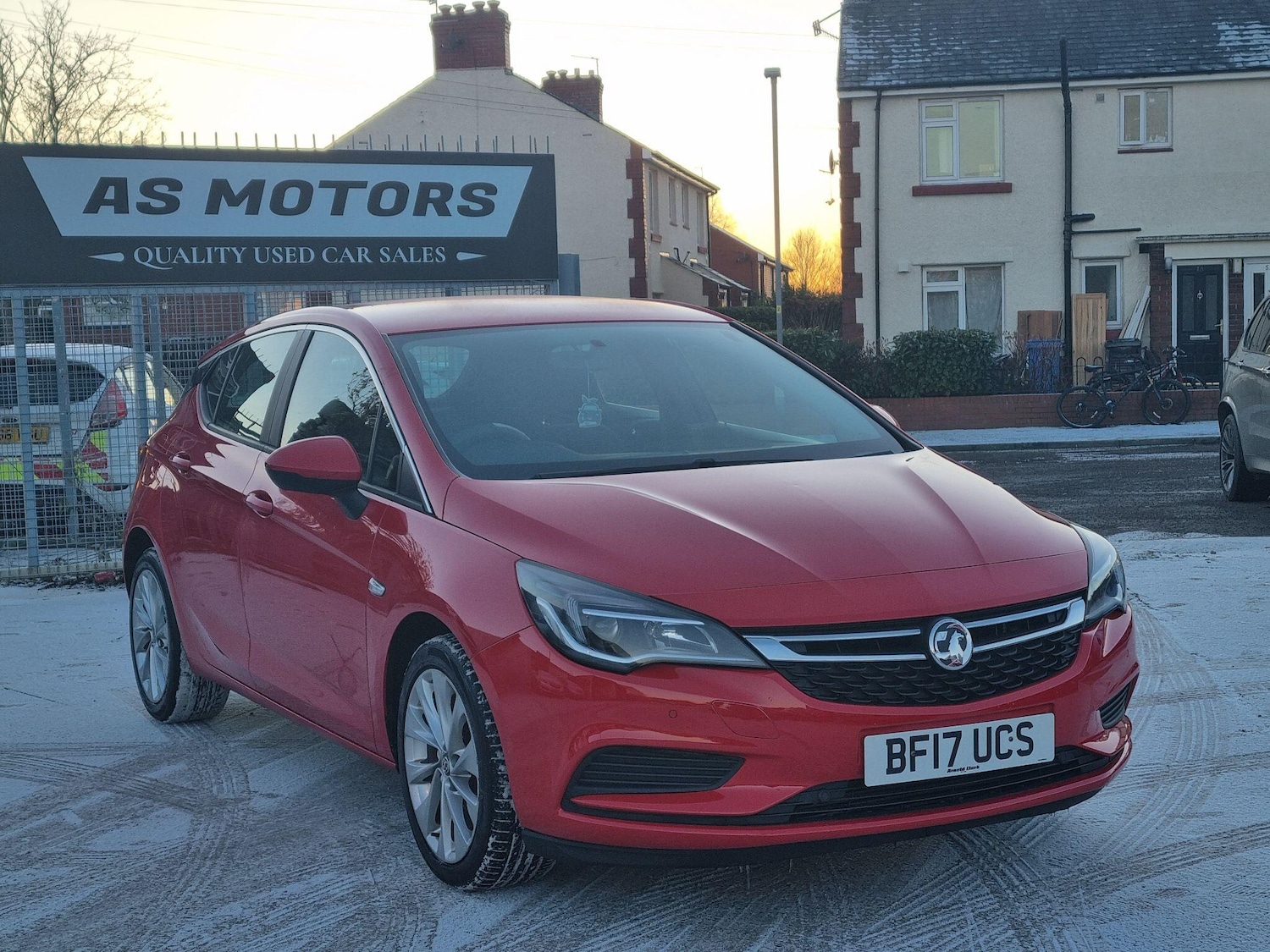 Used Vauxhall Astra 2017 for sale - 77109025: Photo 1