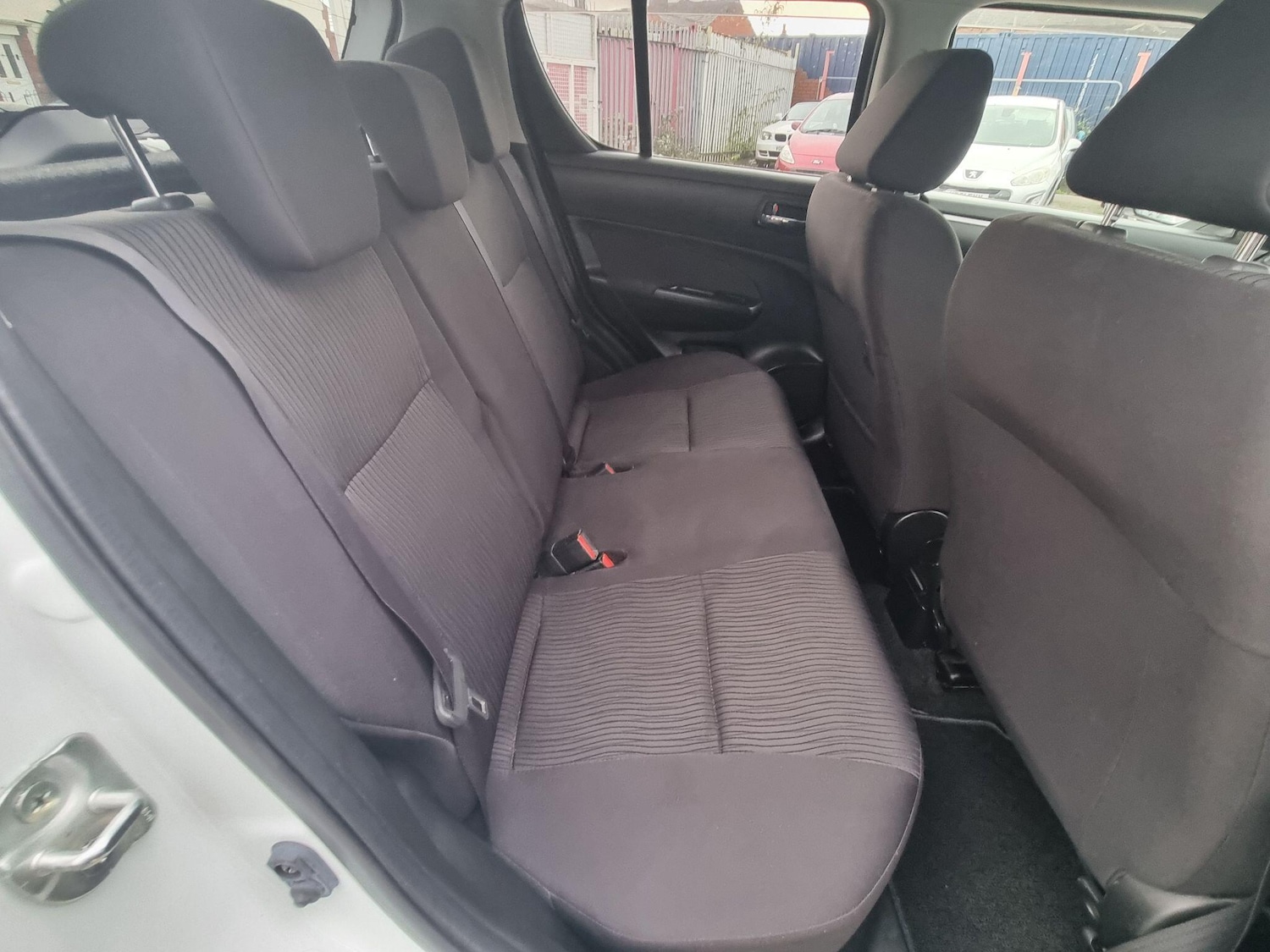 Used Suzuki Swift for sale - 76485078: Photo 6