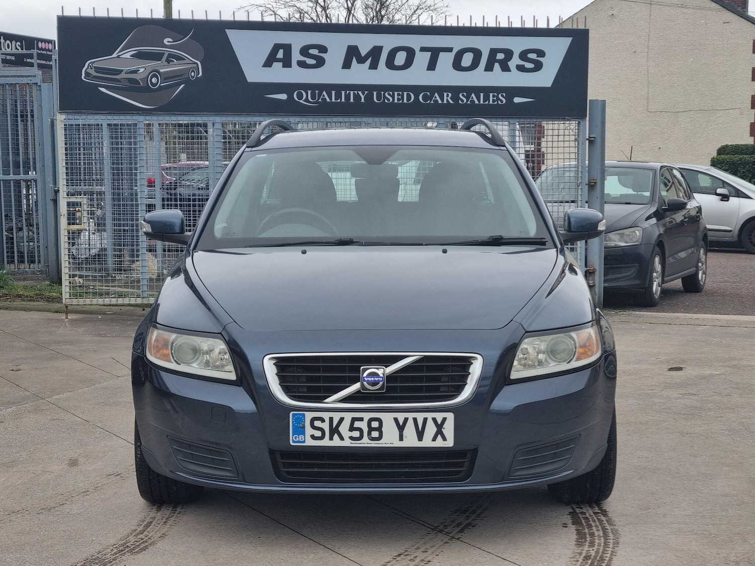 Used Volvo V50 2008 for sale - 77722980: Photo 2