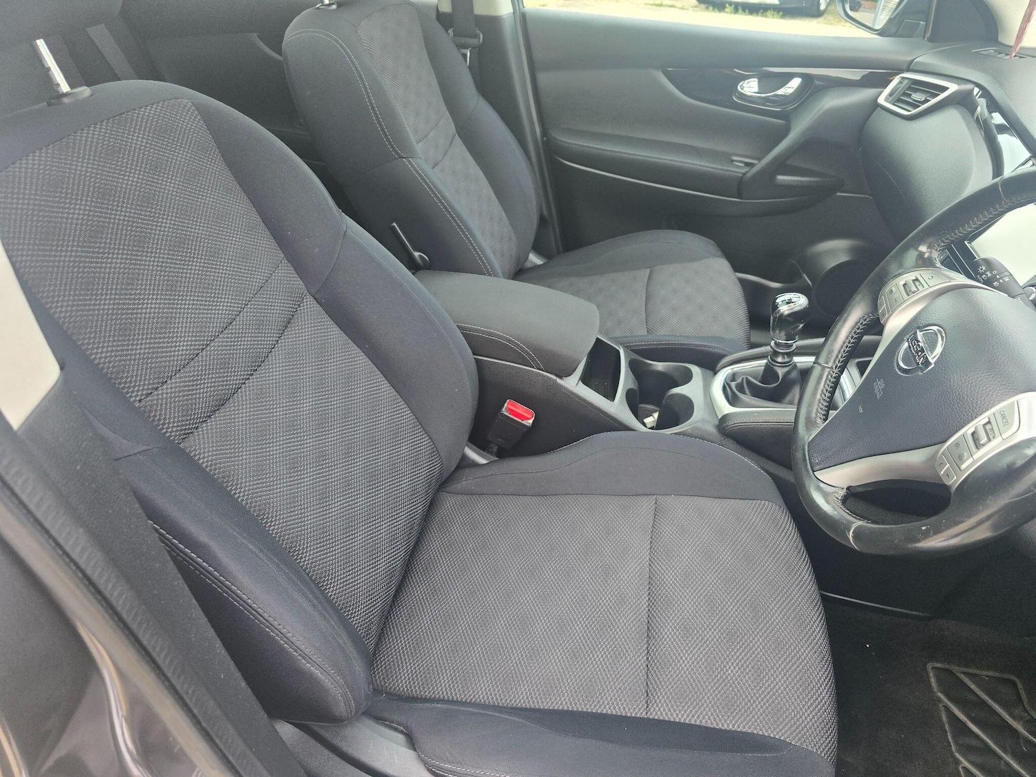 Used Nissan Qashqai 2015 for sale - 76370549: Photo 12