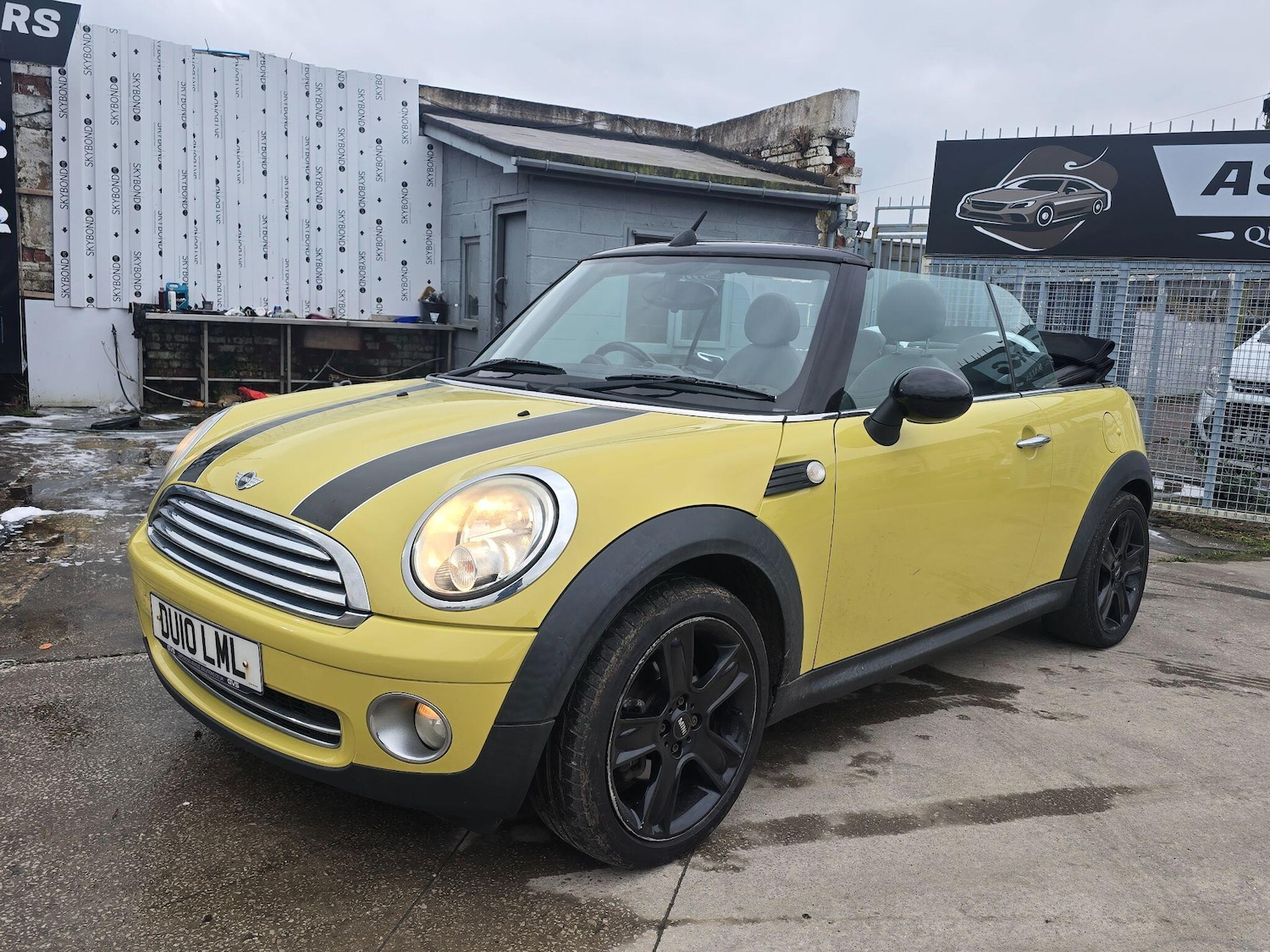 Used MINI Convertible 2010 for sale - 77793490: Photo 3