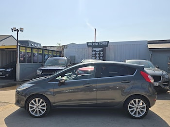 Used Ford Fiesta 2017 for sale - 78741005: Photo