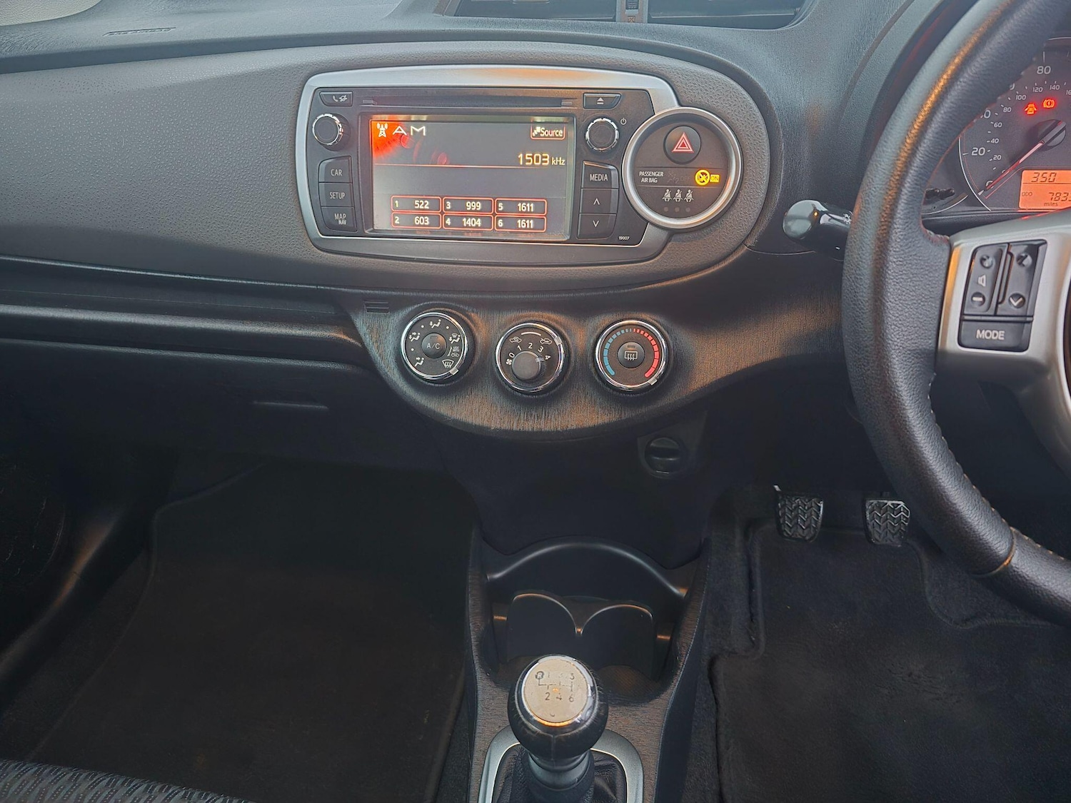 Used Toyota Yaris 2012 for sale - 77057384: Photo 11