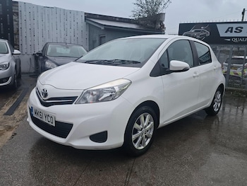 Used Toyota Yaris 2012 for sale - 77057384: Photo