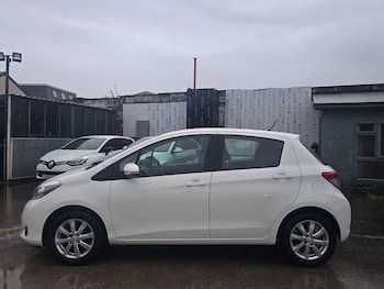 Used Toyota Yaris 2012 for sale - 77057384: Photo