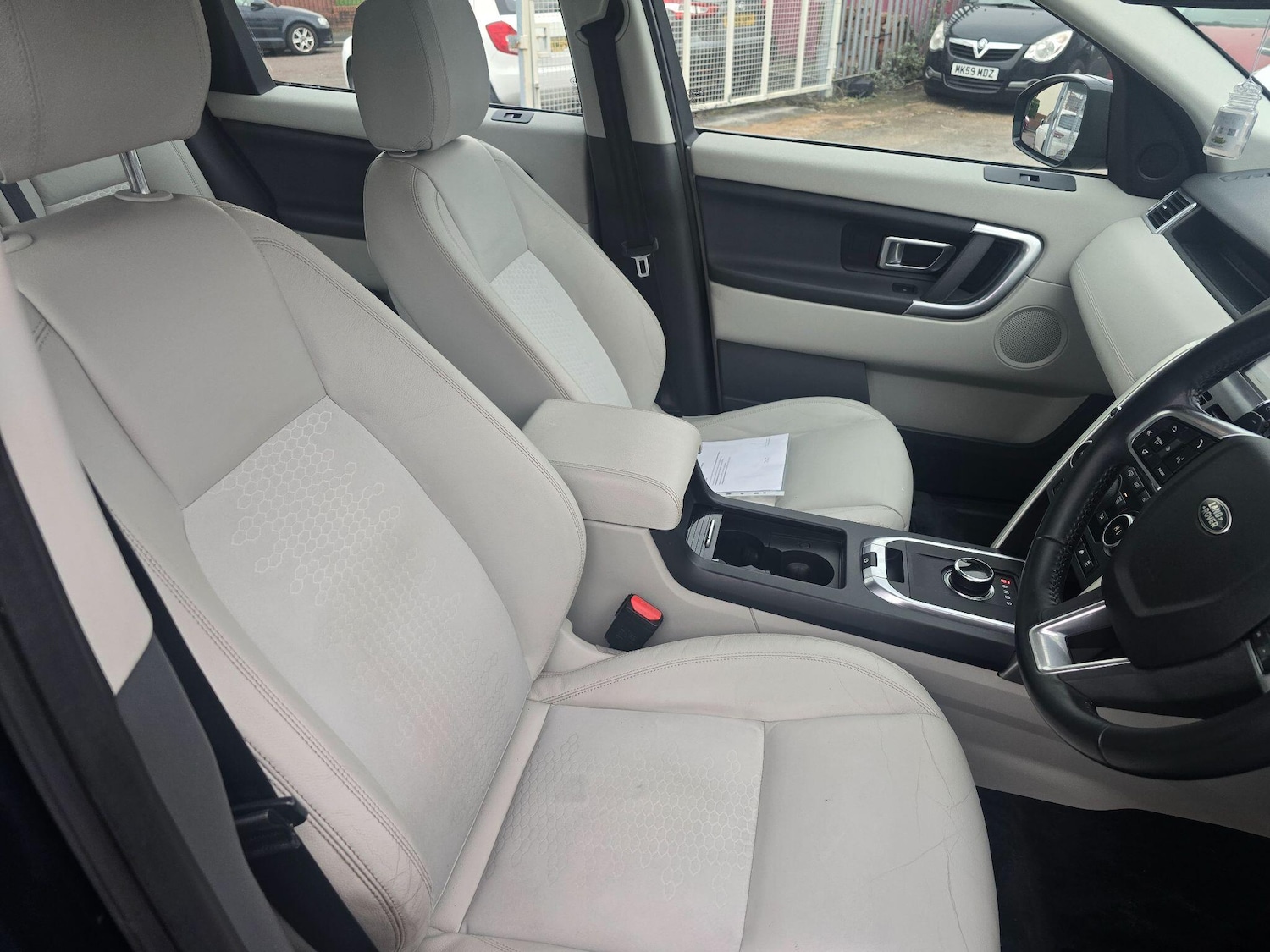 Used Land Rover Discovery Sport 2017 for sale - 77625339: Photo 12