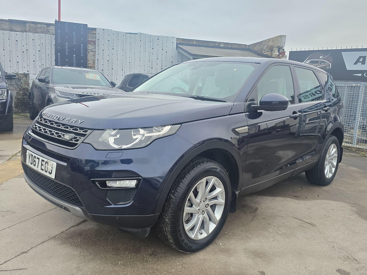 Used Land Rover Discovery Sport 2017 for sale - 77625339: Photo 3