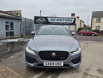 Used Jaguar XE 2019 for sale - 77695754: Photo