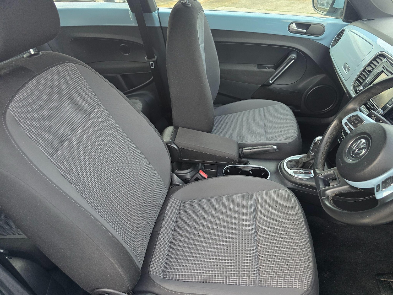 Used Volkswagen Beetle 2012 for sale - 76657680: Photo 12