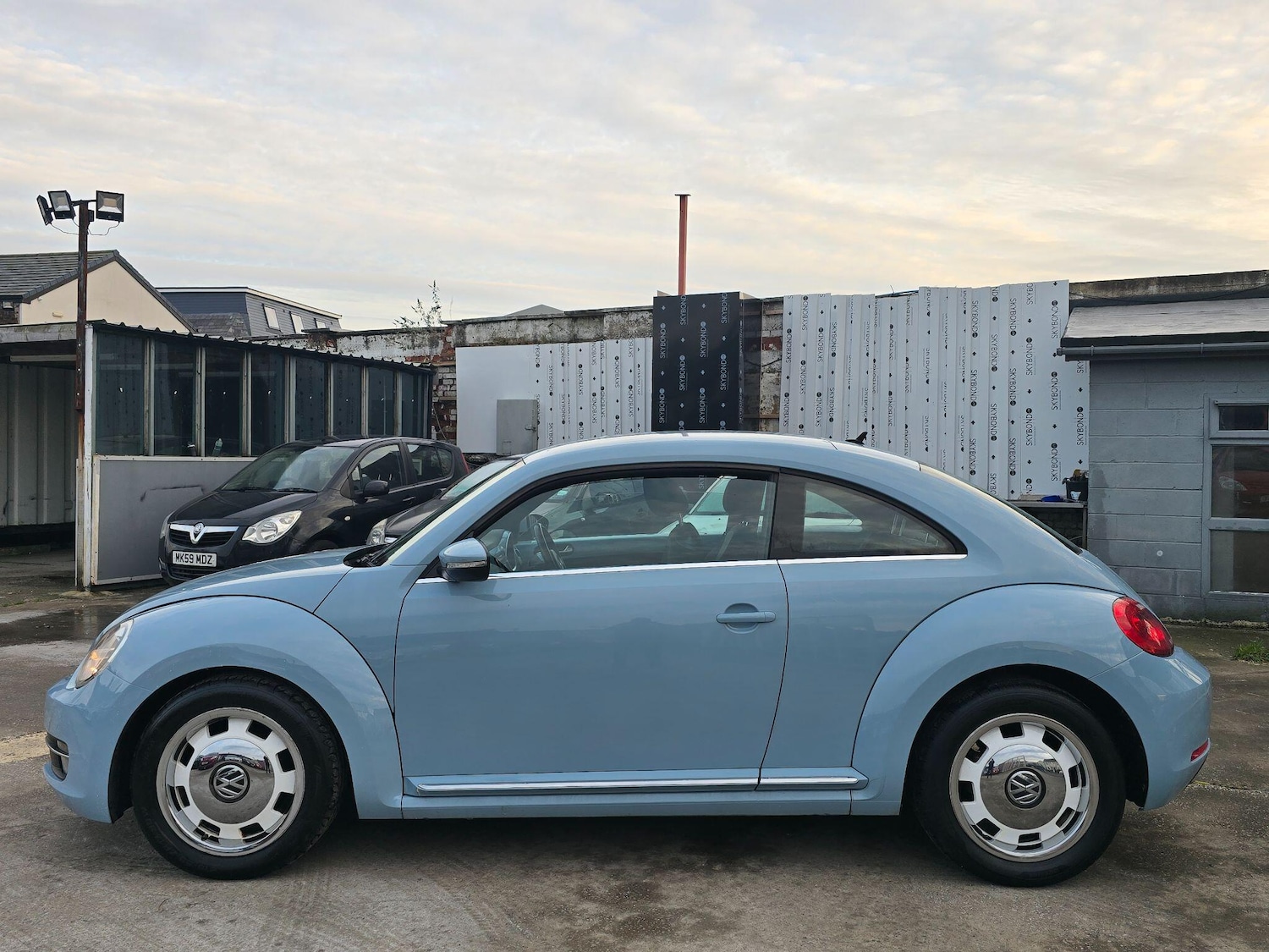 Used Volkswagen Beetle 2012 for sale - 76657680: Photo 4