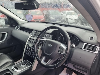 Used Land Rover Discovery 3 2017 for sale - 78063024: Photo