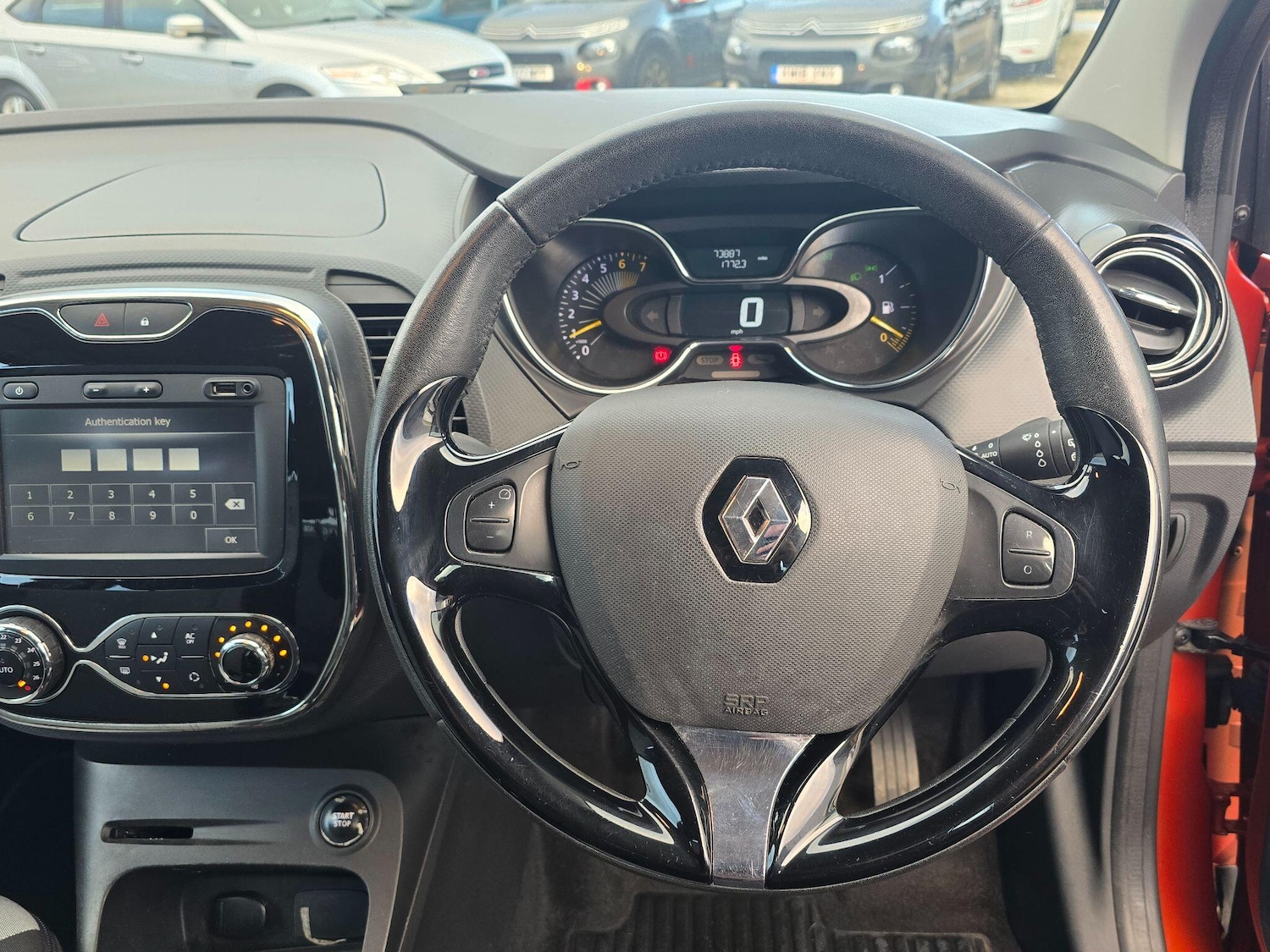 Used Renault Captur 2014 for sale - 77050212: Photo 9