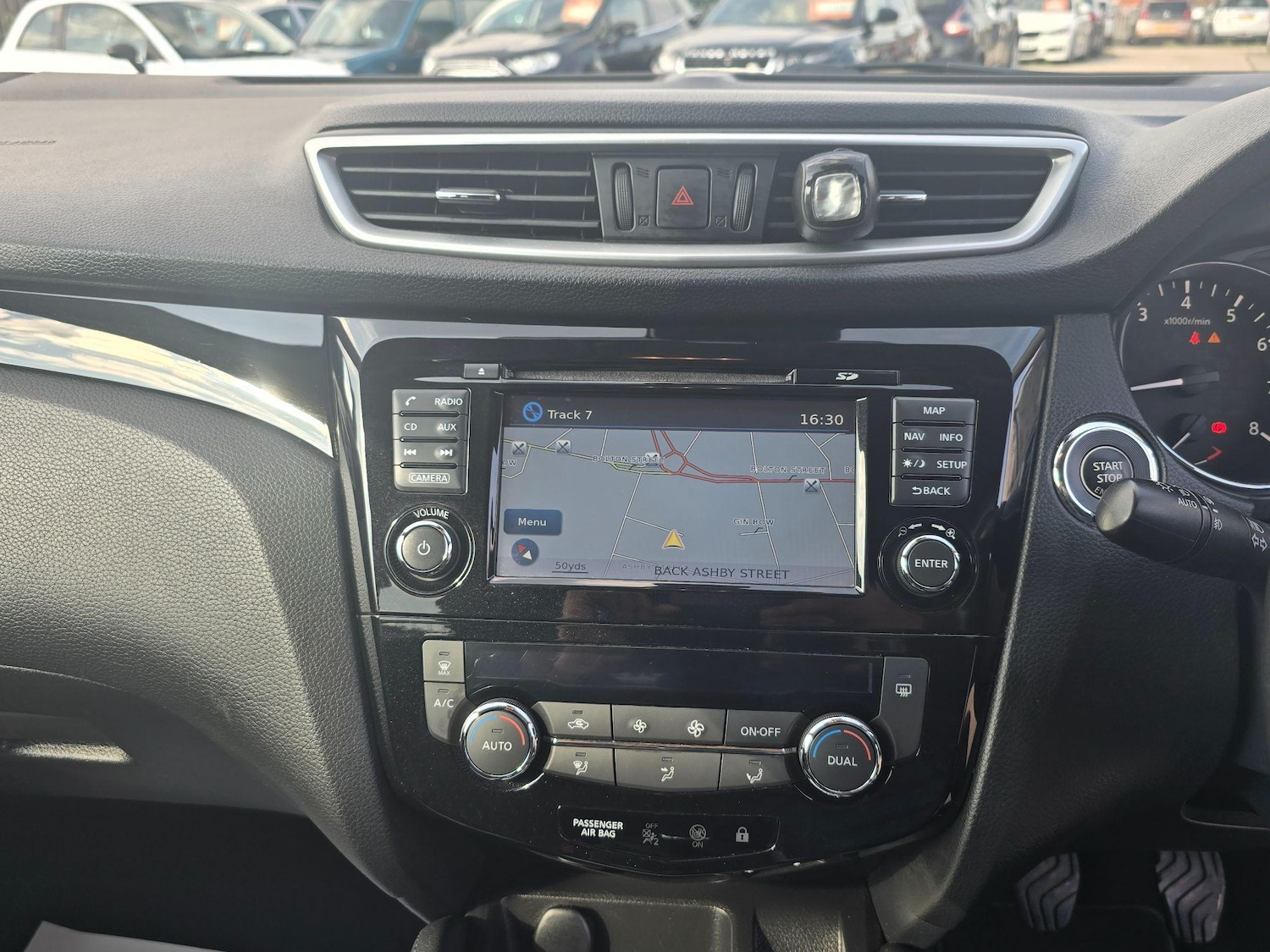 Used Nissan Qashqai 2016 for sale - 76370247: Photo 11