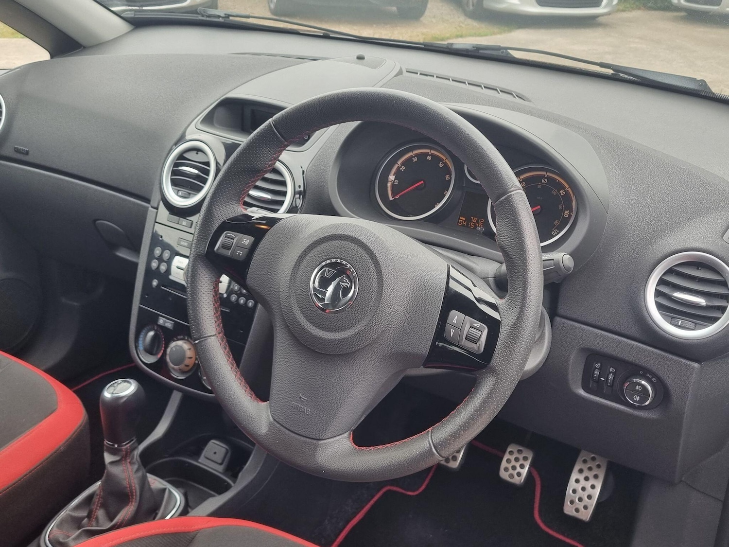 Used Vauxhall Corsa 2015 for sale - 76371546: Photo 4