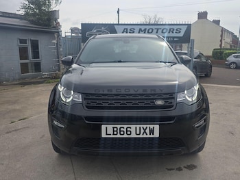 Used Land Rover Discovery Sport 2017 for sale - 76371634: Photo