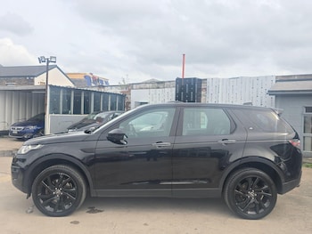Used Land Rover Discovery Sport 2017 for sale - 76371634: Photo