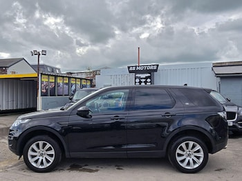 Used Land Rover Discovery Sport 2015 for sale - 78911040: Photo
