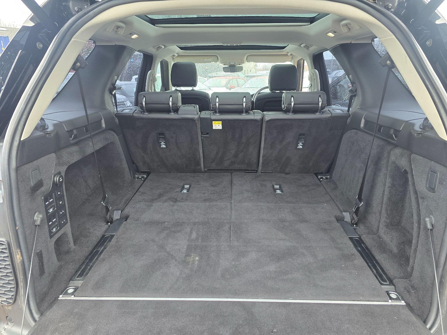 Used Land Rover Discovery 2017 for sale - 77625356: Photo 15