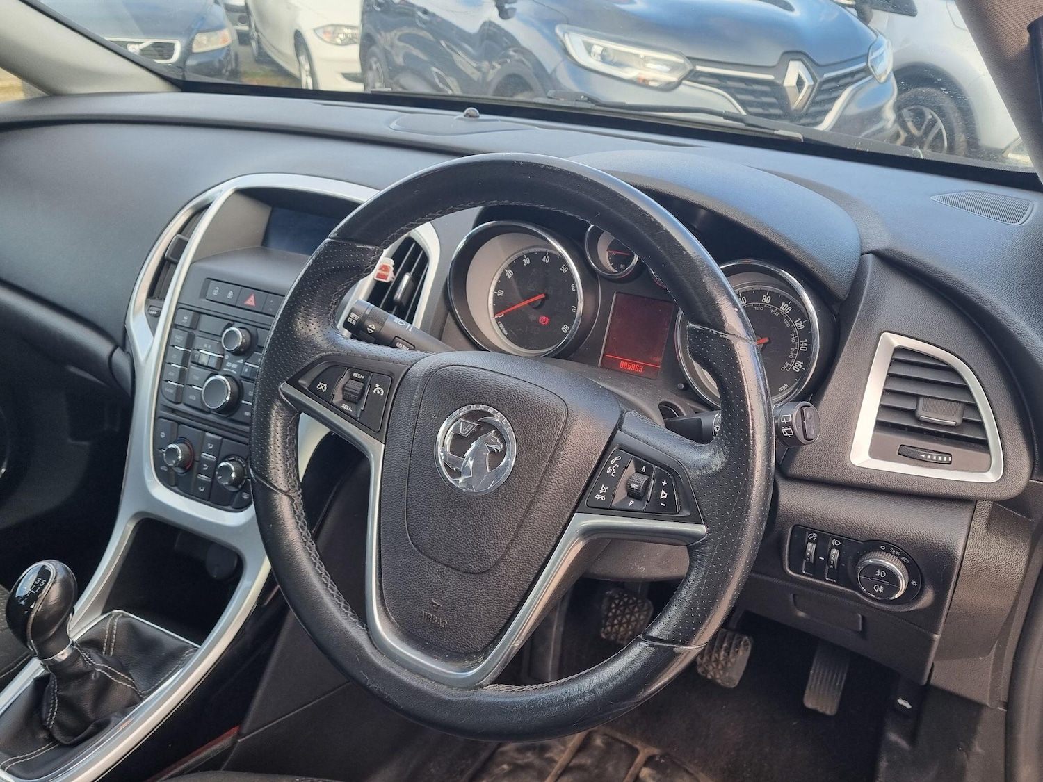 Used Vauxhall Astra for sale - 77709974: Photo 4