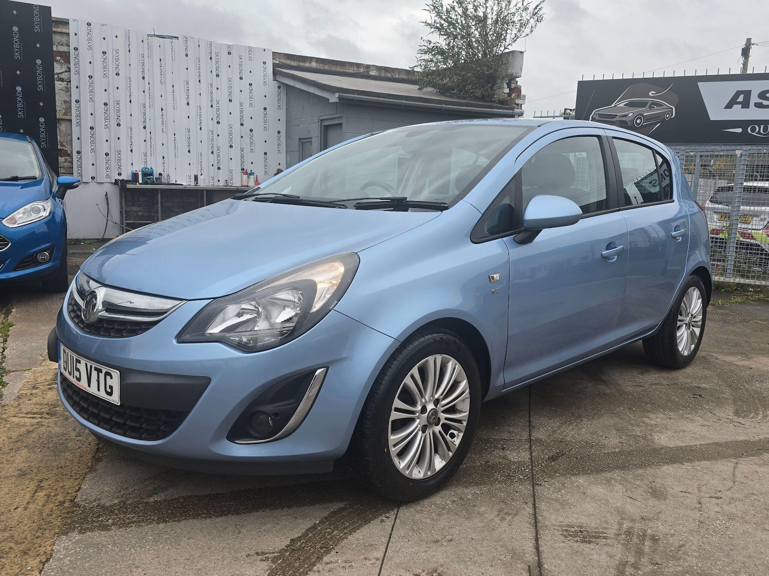 Used Vauxhall Corsa 2015 for sale - 76432399: Photo 3