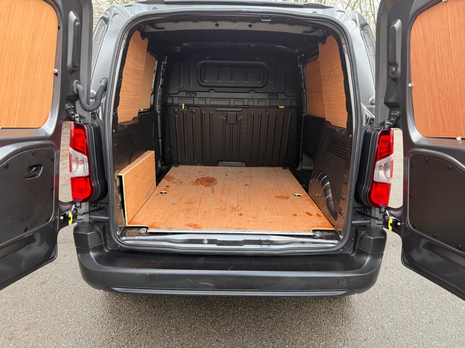 Used Peugeot Partner 2023 for sale - 77305201: Photo 38