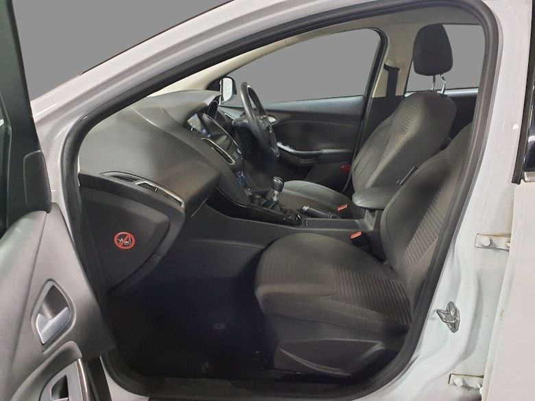 Used Ford Focus 2015 for sale - 77342037: Photo 4