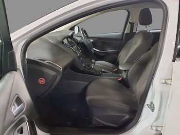 Used Ford Focus 2015 for sale - 77342037: Photo