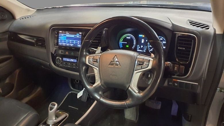 Used Mitsubishi Outlander 2017 for sale - 78124578: Photo 3