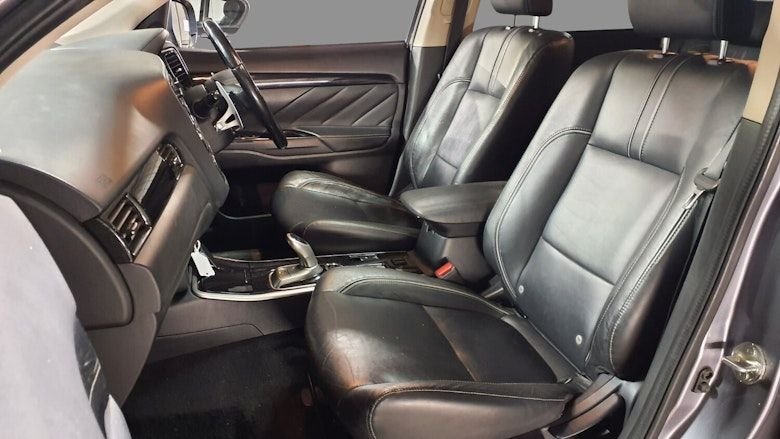 Used Mitsubishi Outlander 2017 for sale - 78124578: Photo 4