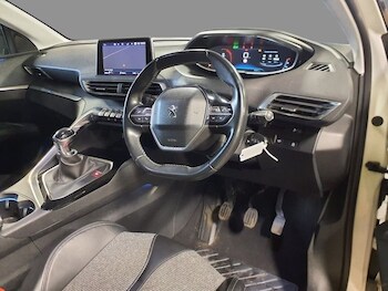 Used Peugeot 3008 2018 for sale - 77512516: Photo