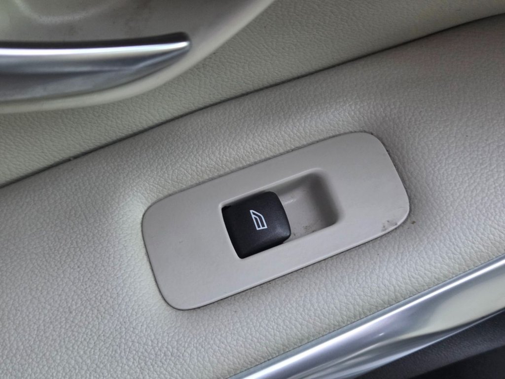 Used Volvo V40 2012 for sale - 76554816: Photo 21