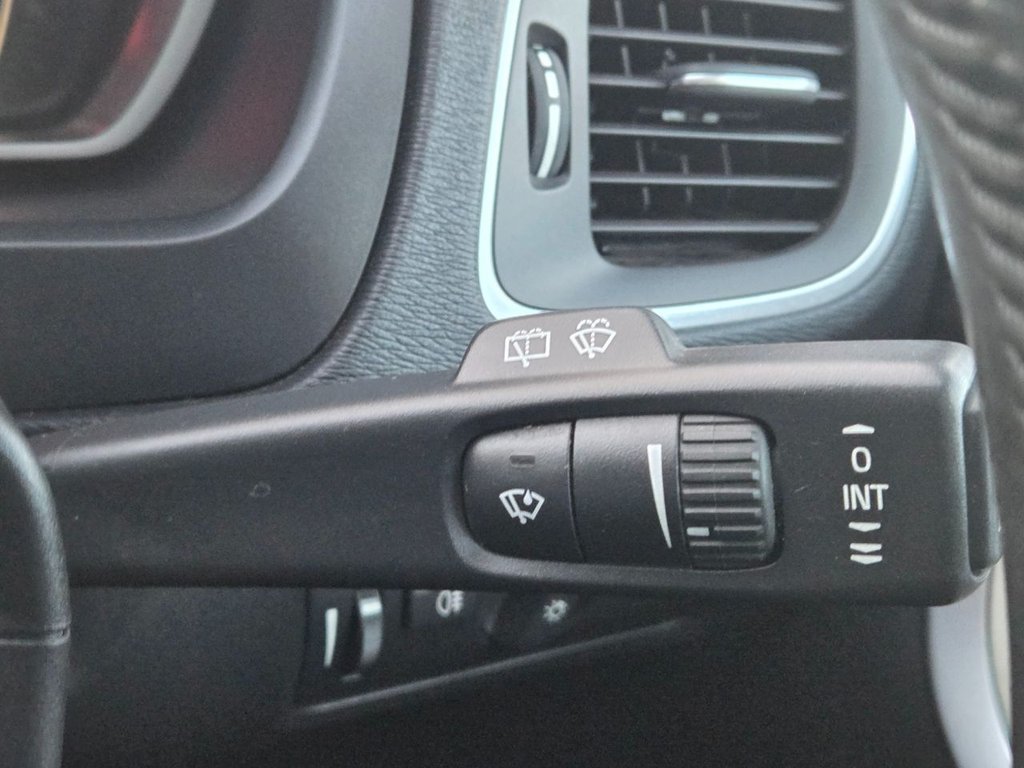 Used Volvo V40 2012 for sale - 76554816: Photo 28