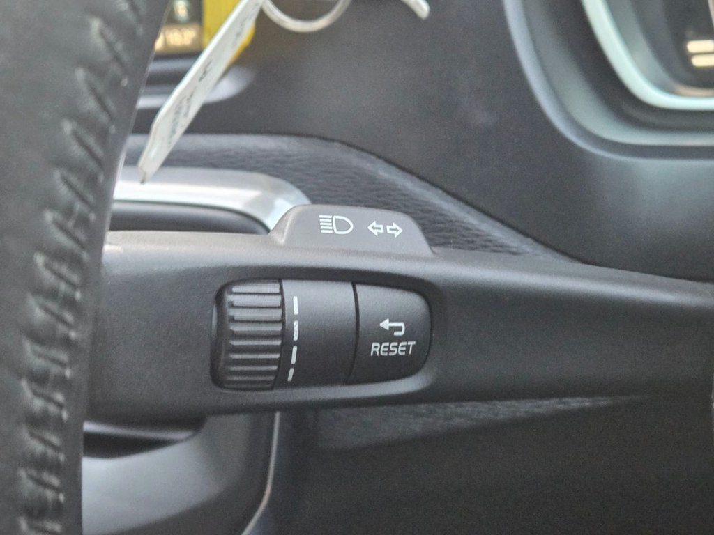 Used Volvo V40 2012 for sale - 76554816: Photo 29