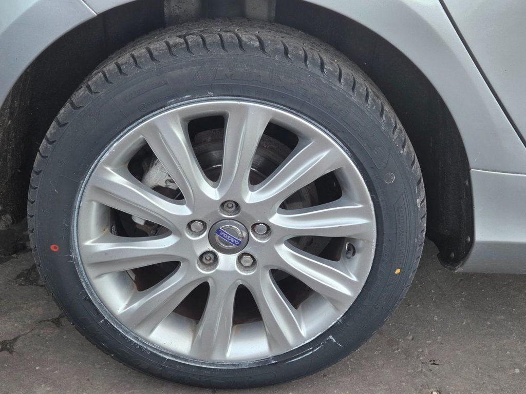 Used Volvo V40 2012 for sale - 76554816: Photo 38