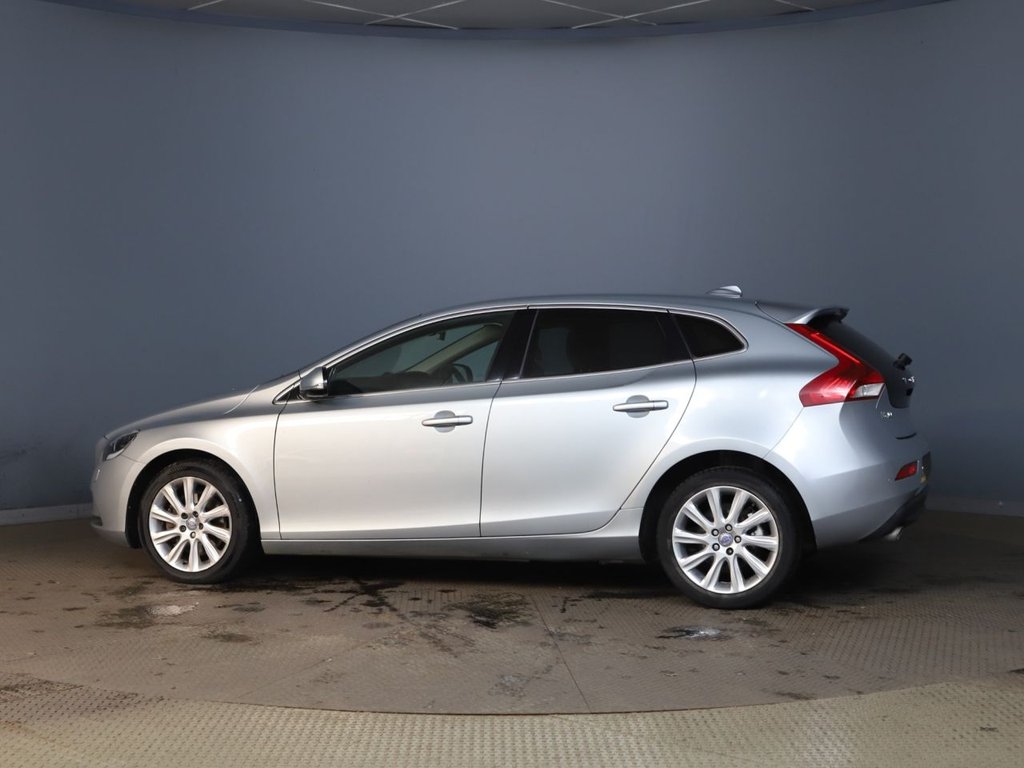 Used Volvo V40 2012 for sale - 76554816: Photo 8