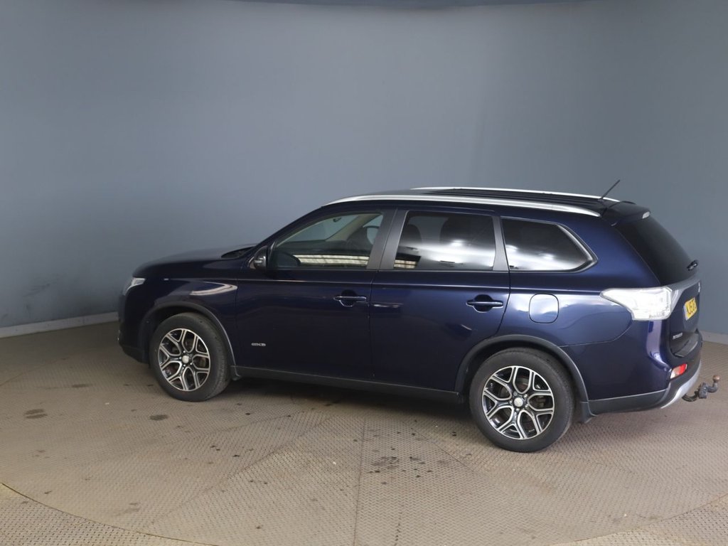 Used Mitsubishi Outlander 2015 for sale - 77920486: Photo 3