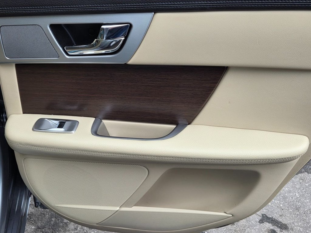 Used Jaguar XF 2014 for sale - 77534241: Photo 12