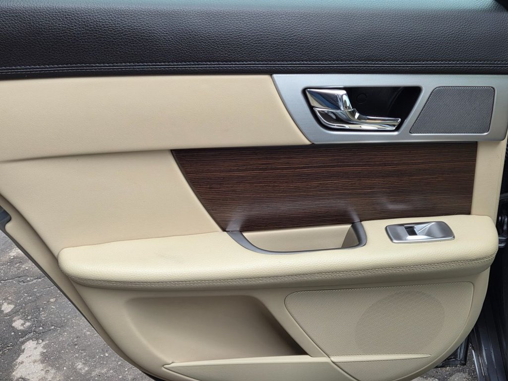 Used Jaguar XF 2014 for sale - 77534241: Photo 16