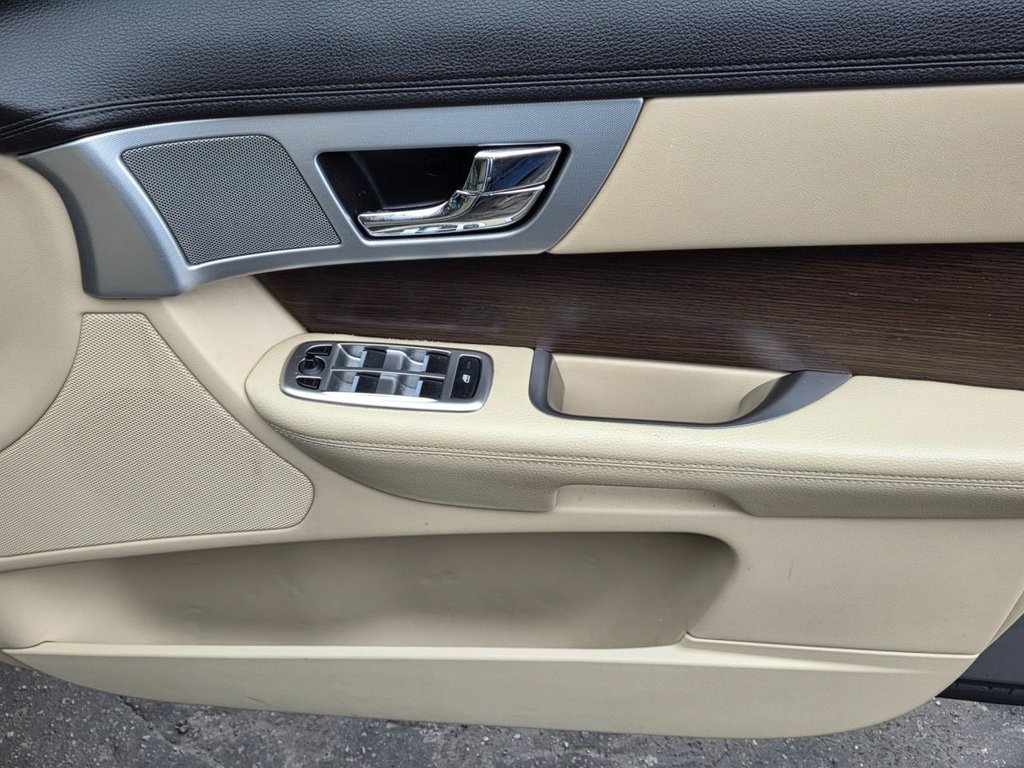 Used Jaguar XF 2014 for sale - 77534241: Photo 8