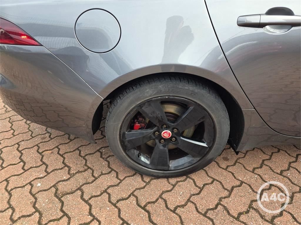 Used Jaguar XF 2016 for sale - 76554779: Photo 10