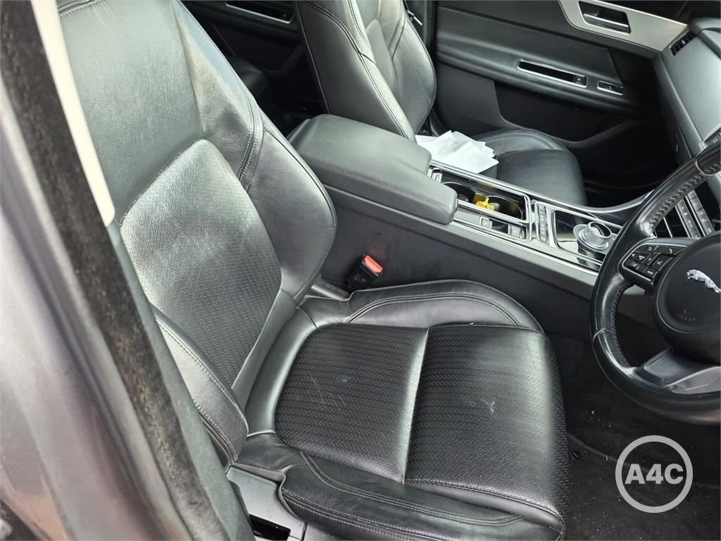 Used Jaguar XF 2016 for sale - 76554779: Photo 8