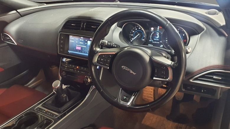 Used Jaguar XE 2016 for sale - 78002996: Photo 4