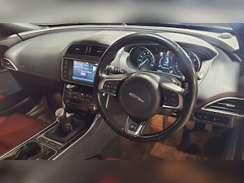 Used Jaguar XE 2016 for sale - 78002996: Photo