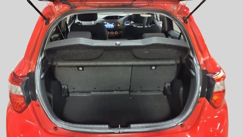 Used Toyota Yaris 2018 for sale - 77655400: Photo 10