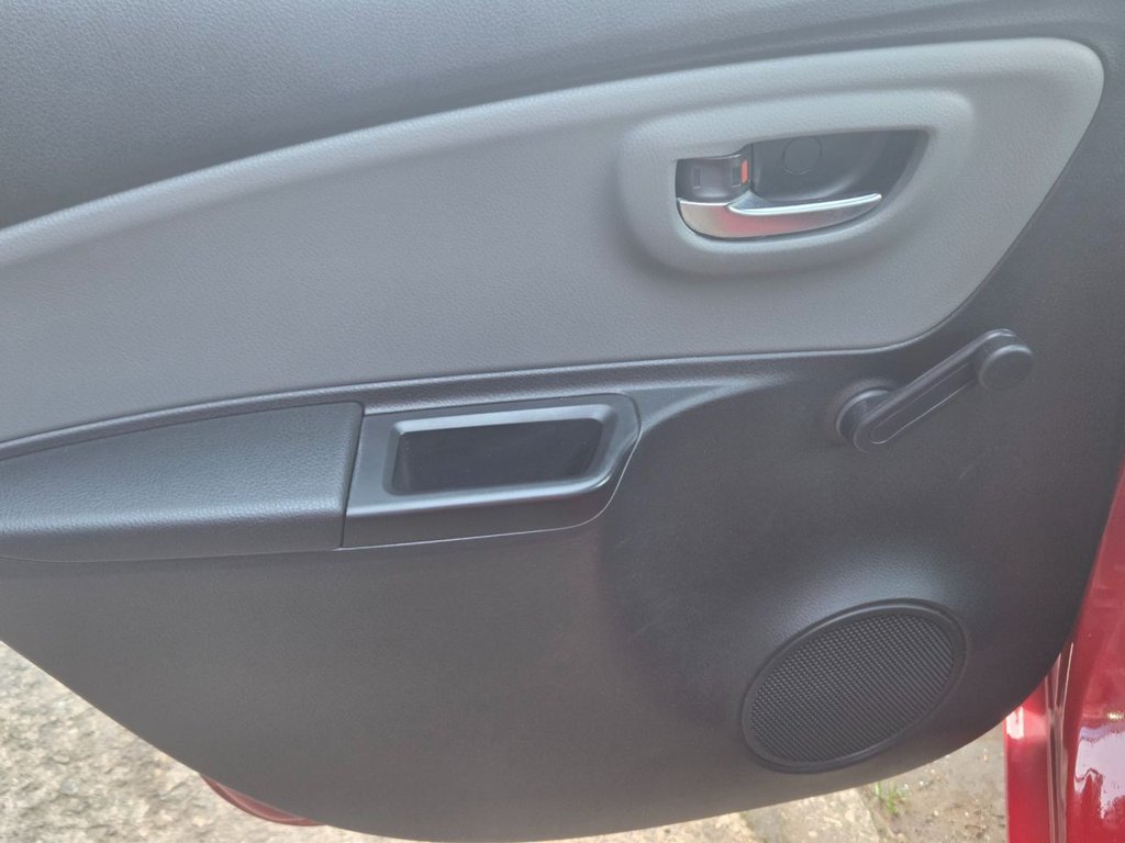 Used Toyota Yaris 2018 for sale - 77655400: Photo 15