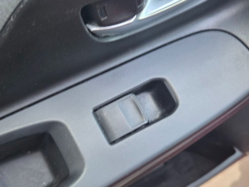 Used Toyota Yaris 2018 for sale - 77655400: Photo 18