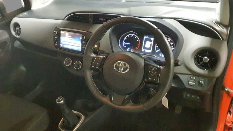 Used Toyota Yaris 2018 for sale - 77655400: Photo 3