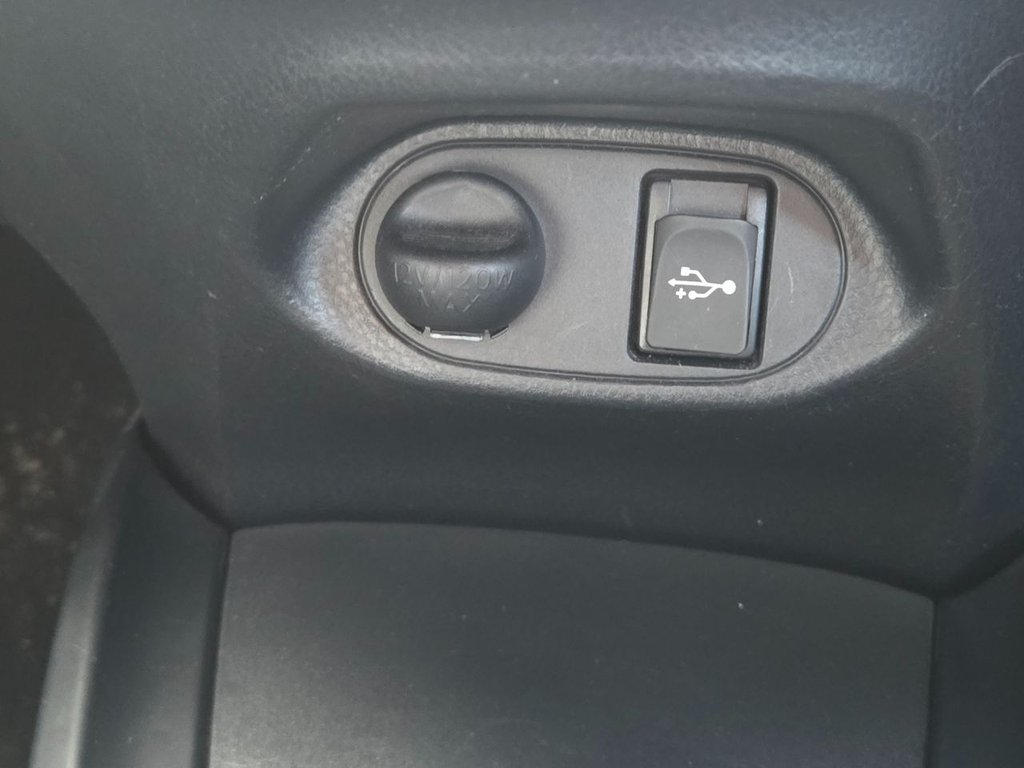 Used Toyota Yaris 2018 for sale - 77655400: Photo 30